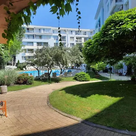 Central, 1 Bed Apt, 3* Yassen *