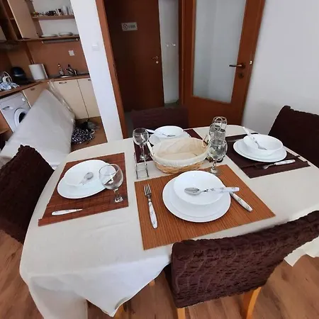 Apartman Central, 1 Bed Apt, 3* Yassen Napospart