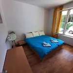 Central, 1 Bed Apt, 3* Yassen 아파트