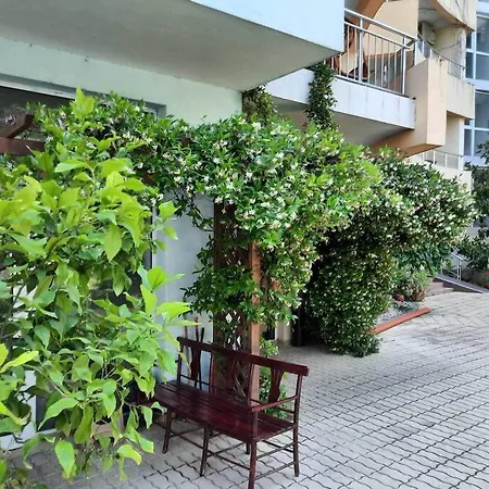 Central, 1 Bed Apt, 3* Yassen 아파트