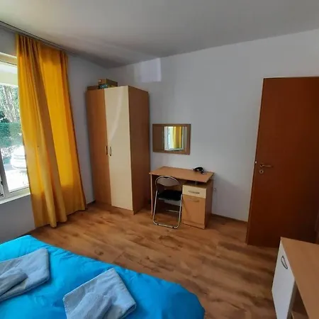 Central, 1 Bed Apt, 3* Yassen Apartment