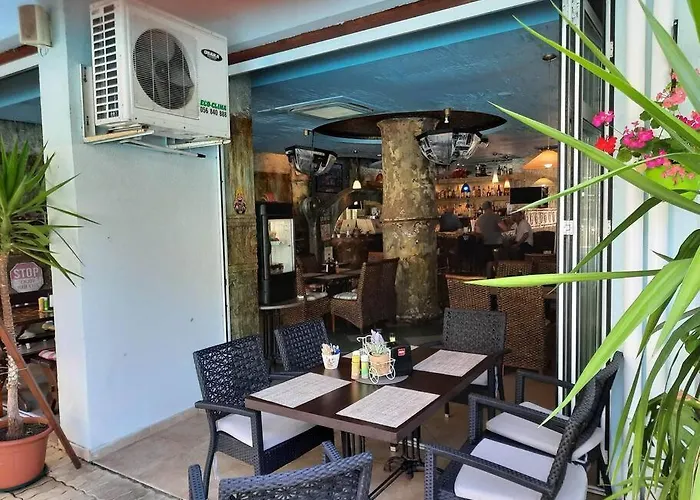 Central, 1 Bed Apt, 3* Yassen Appartement