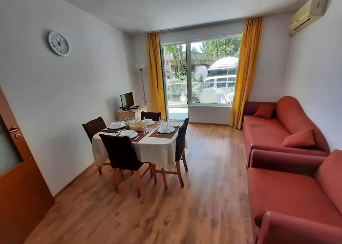 Central, 1 Bed Apt, 3* Yassen *