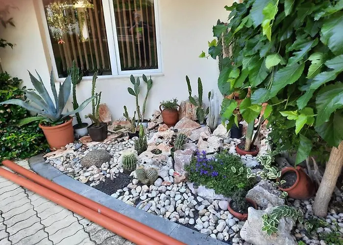 Central, 1 Bed Apt, 3* Yassen Appartement *